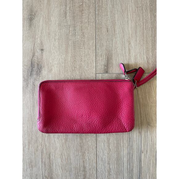 Red coach pebbled leather wristlet - Picture 9 of 9